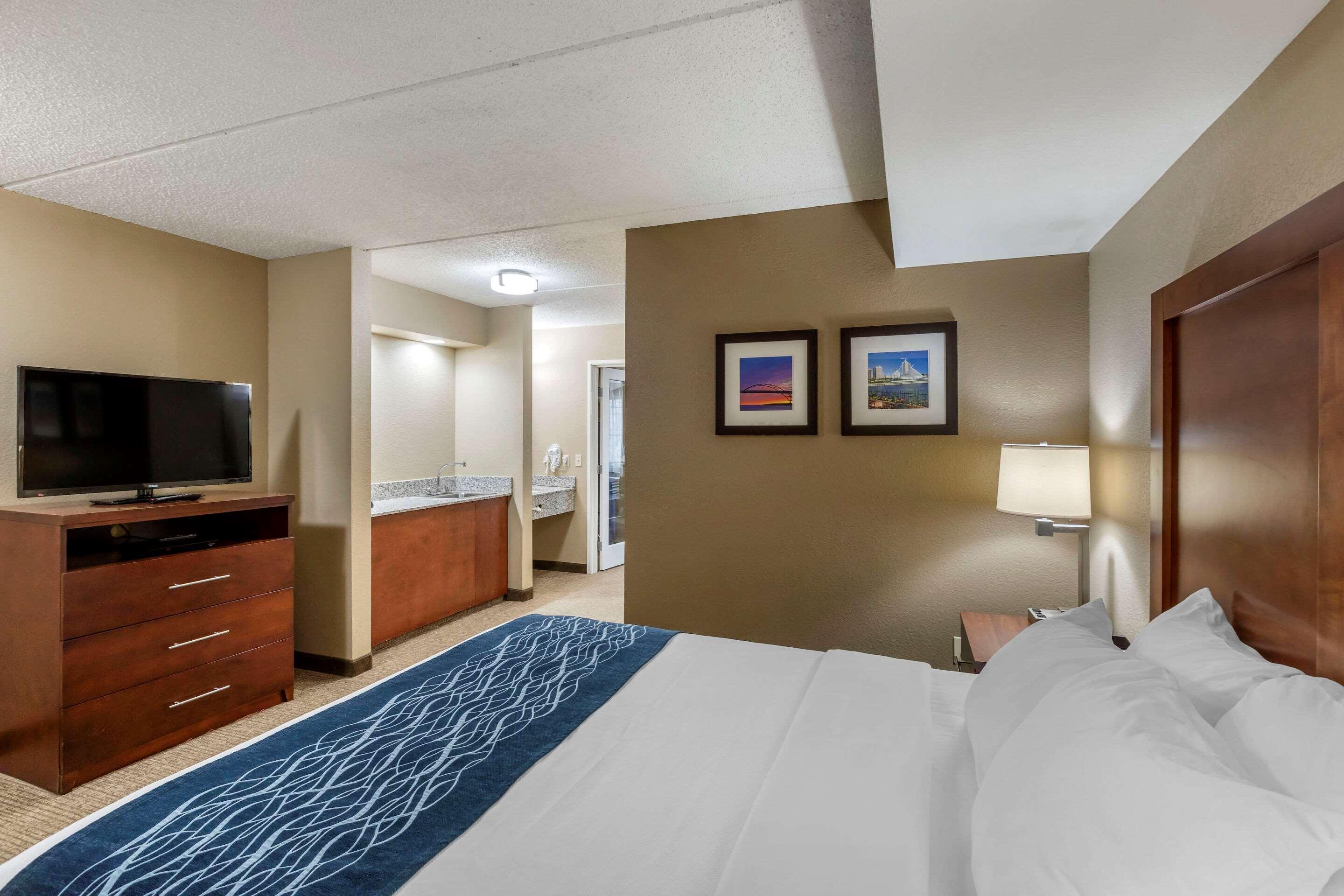 Comfort Inn & Suites Jackson - West Bend Eksteriør bilde