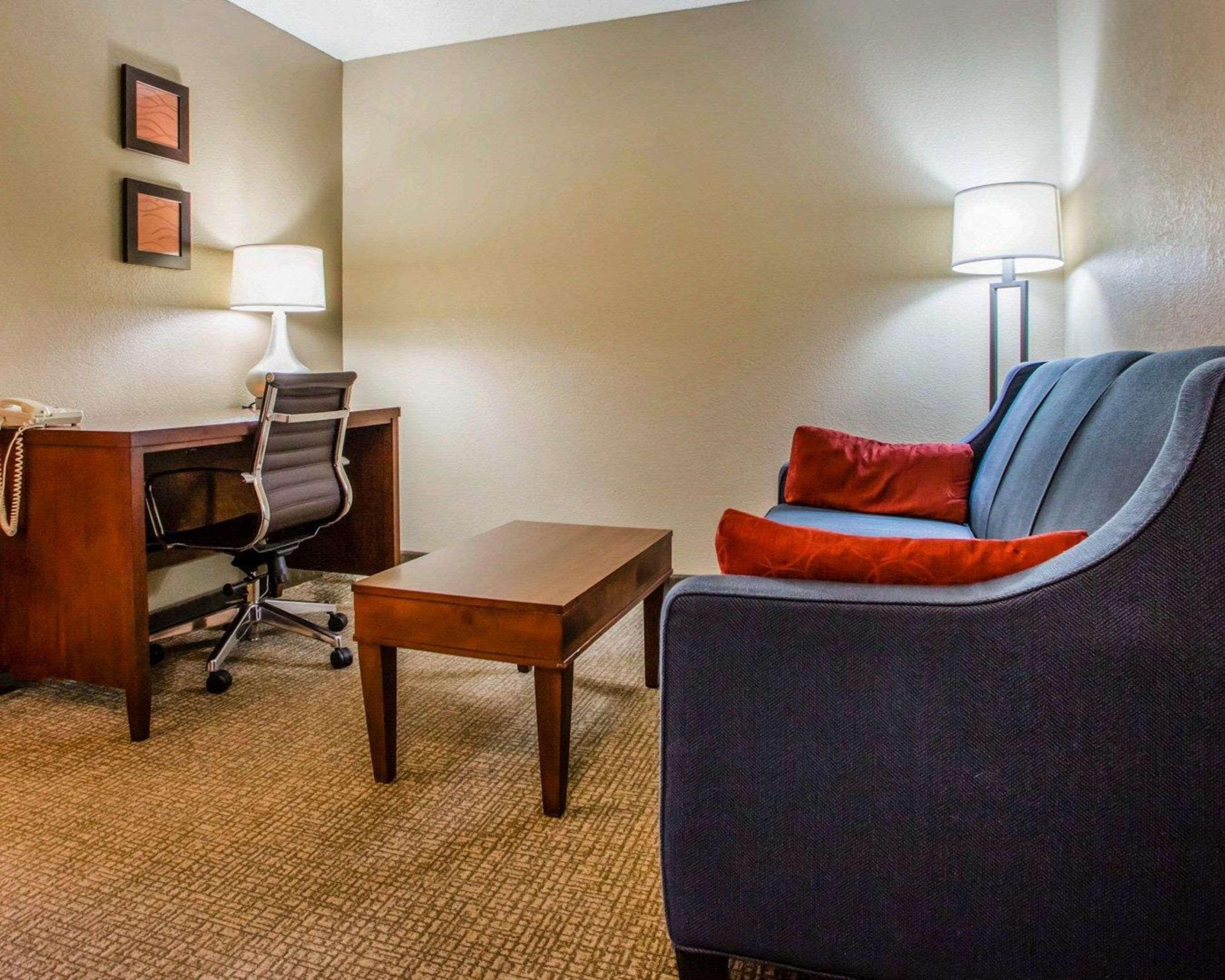 Comfort Inn & Suites Jackson - West Bend Eksteriør bilde