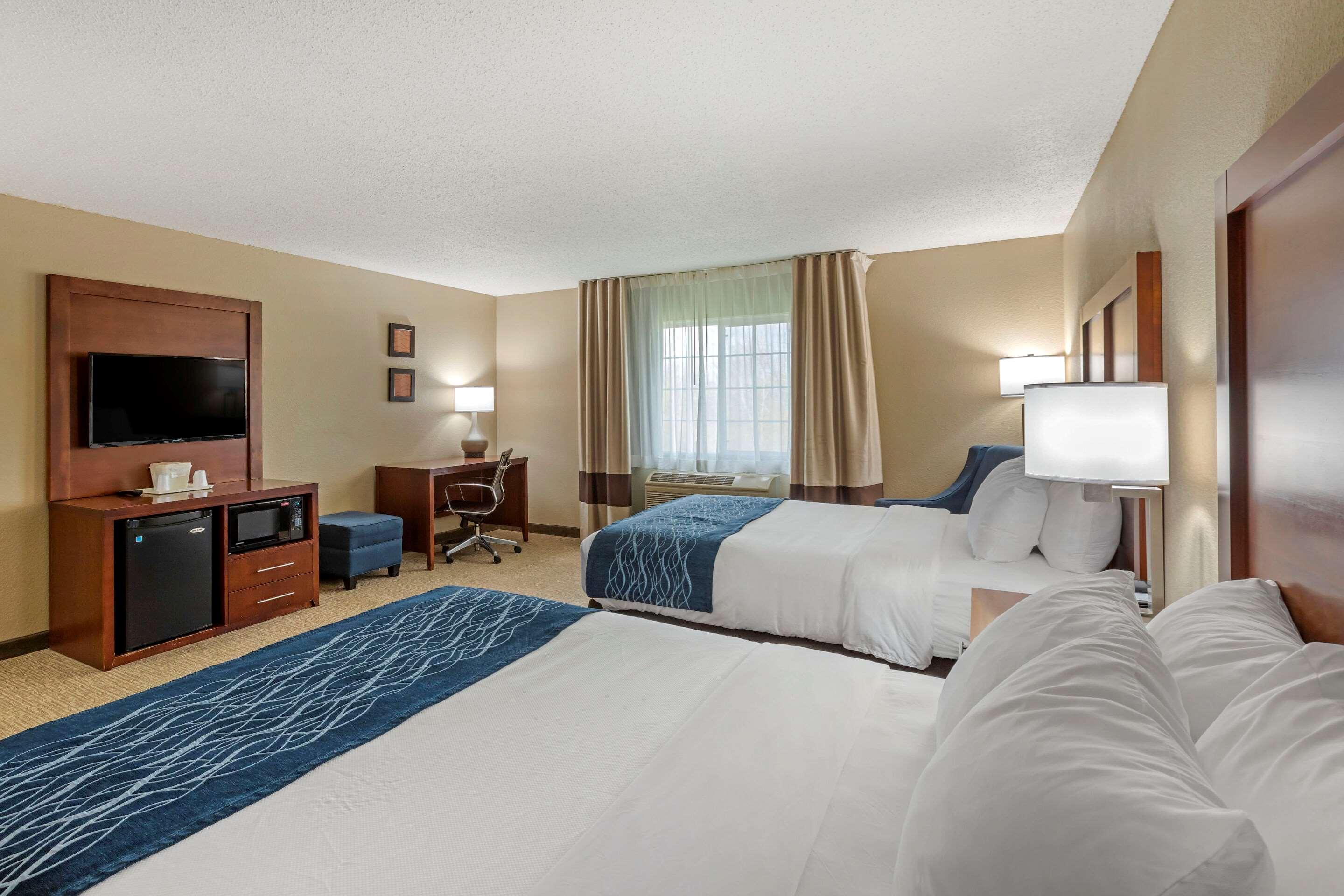 Comfort Inn & Suites Jackson - West Bend Eksteriør bilde