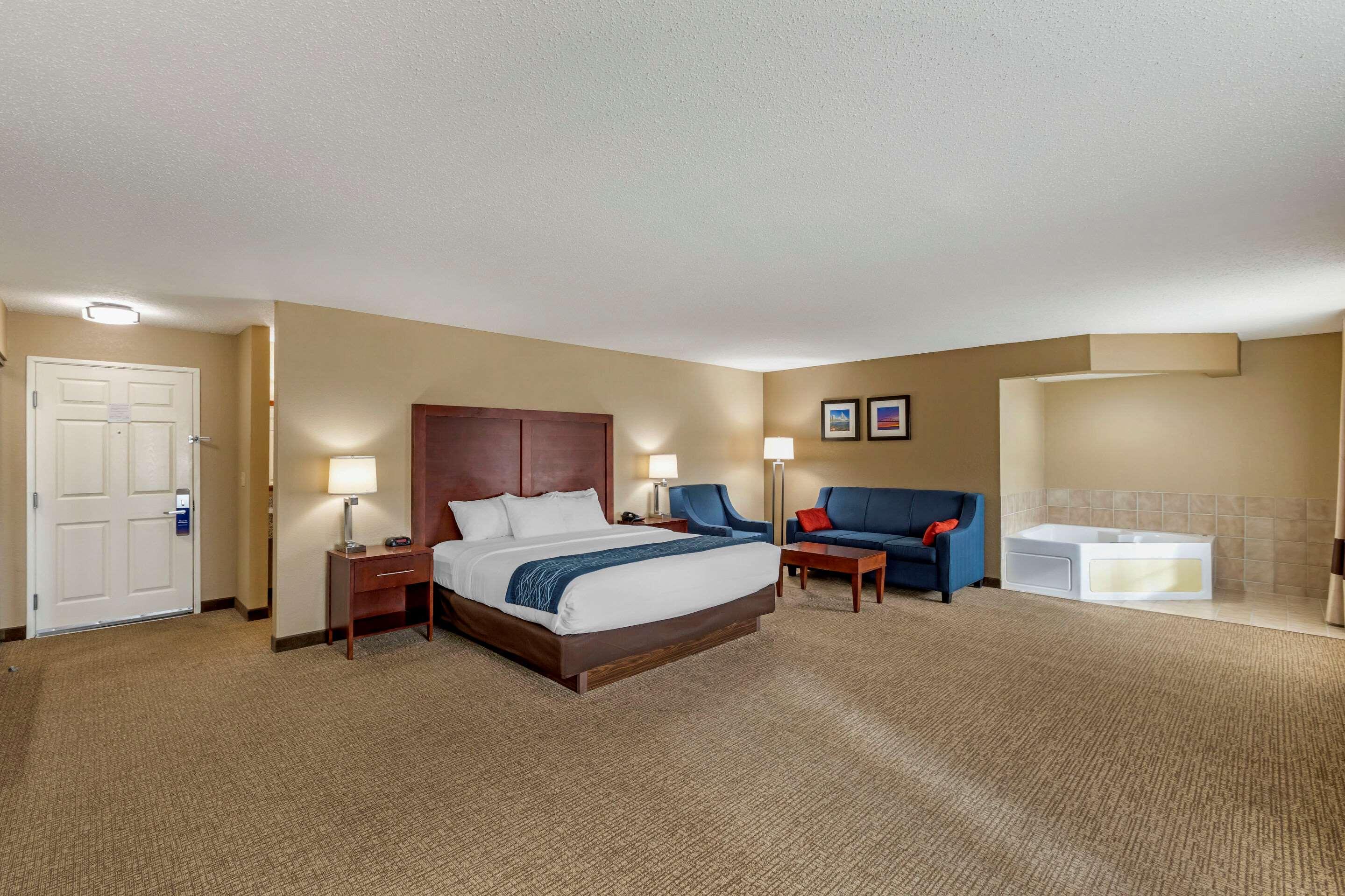 Comfort Inn & Suites Jackson - West Bend Eksteriør bilde