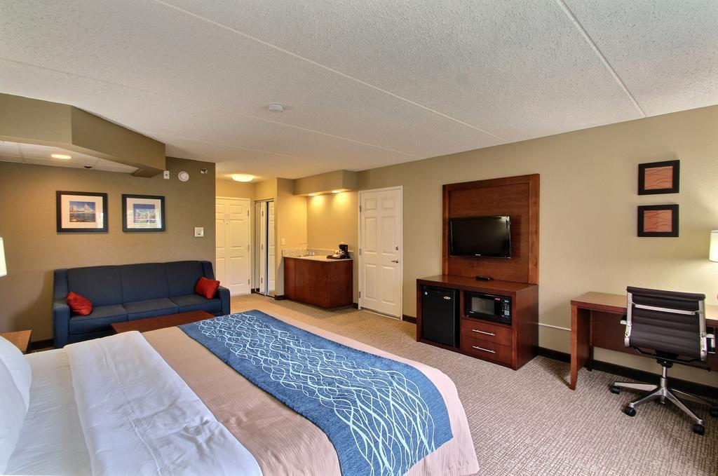 Comfort Inn & Suites Jackson - West Bend Eksteriør bilde