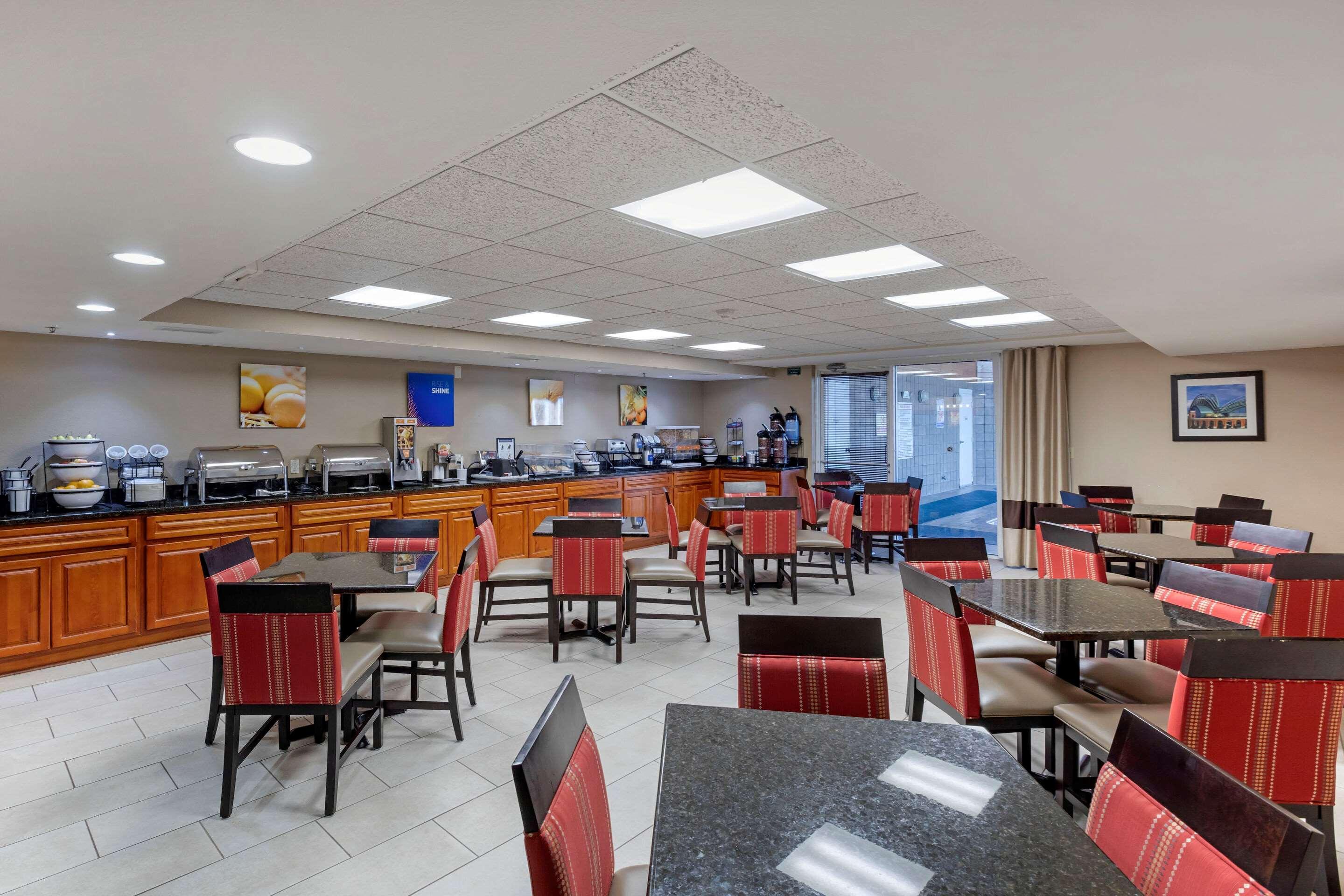 Comfort Inn & Suites Jackson - West Bend Eksteriør bilde