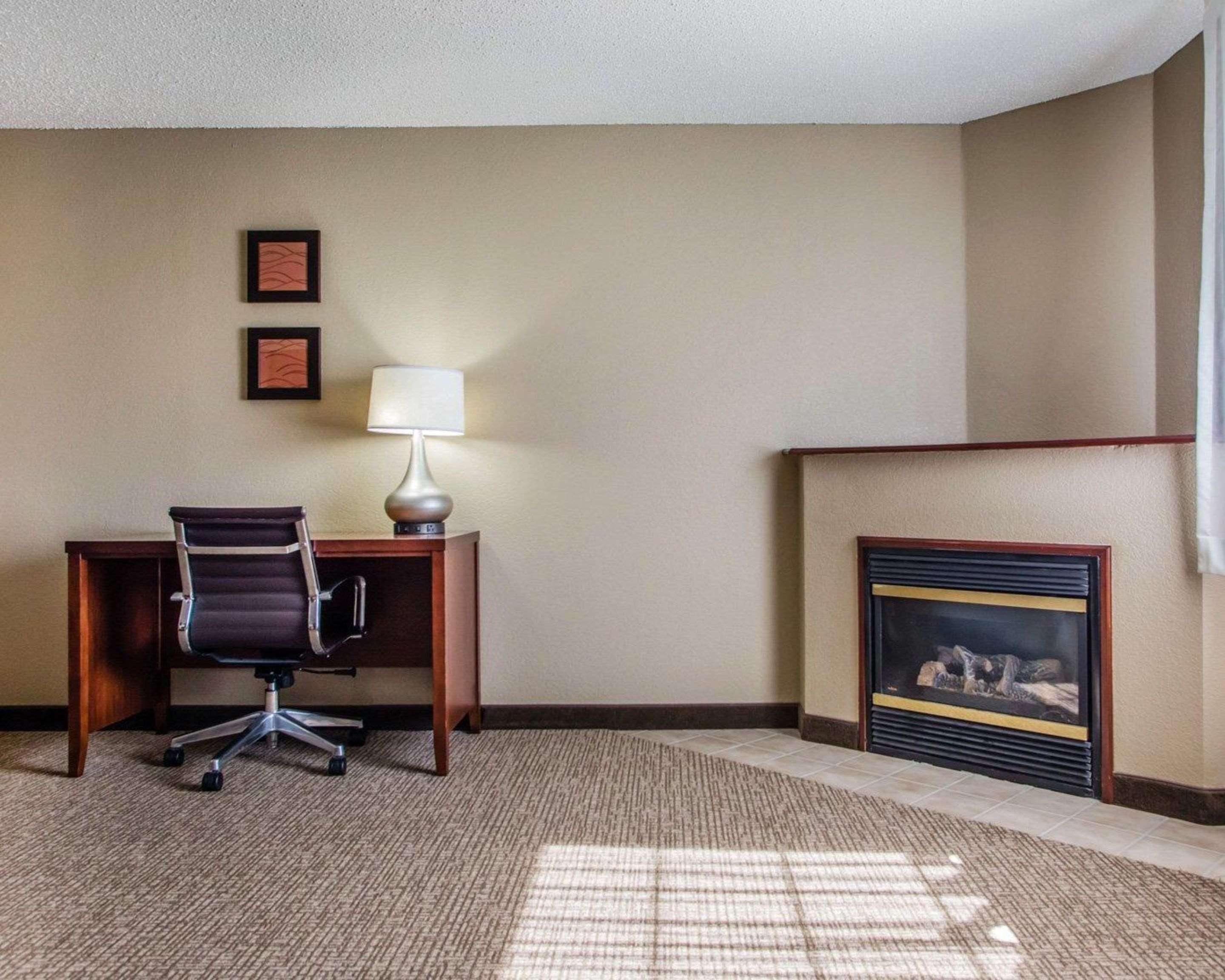 Comfort Inn & Suites Jackson - West Bend Eksteriør bilde