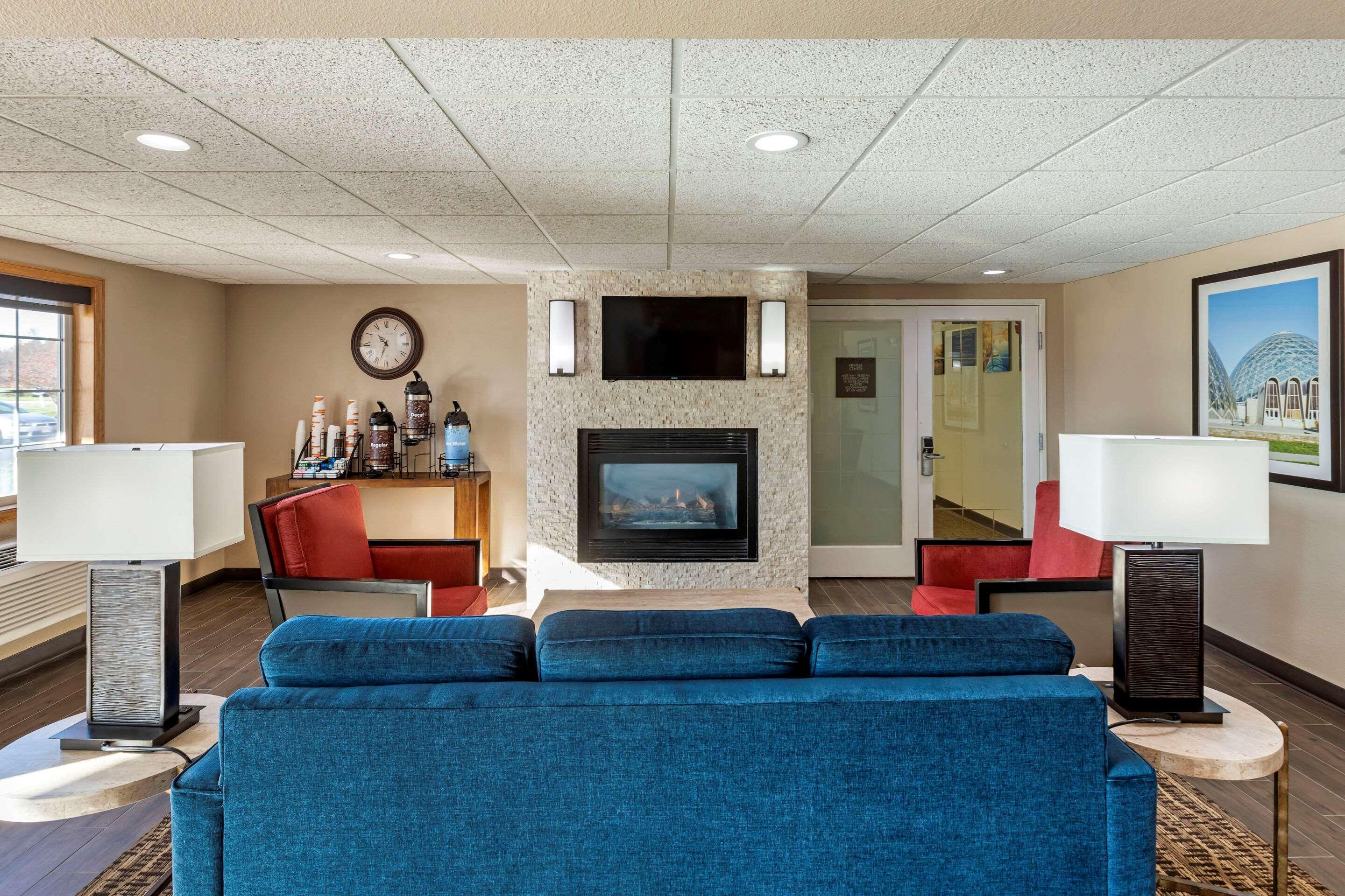 Comfort Inn & Suites Jackson - West Bend Eksteriør bilde