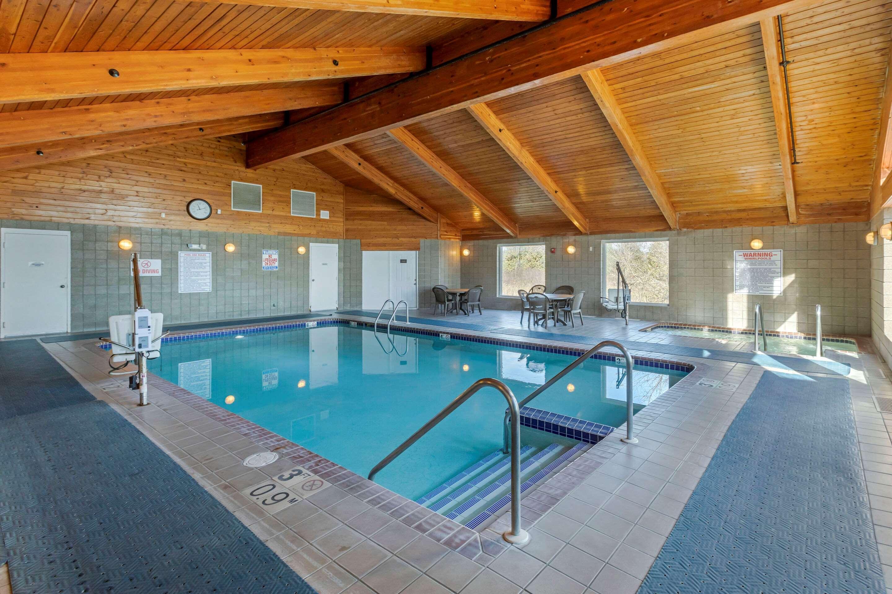 Comfort Inn & Suites Jackson - West Bend Eksteriør bilde