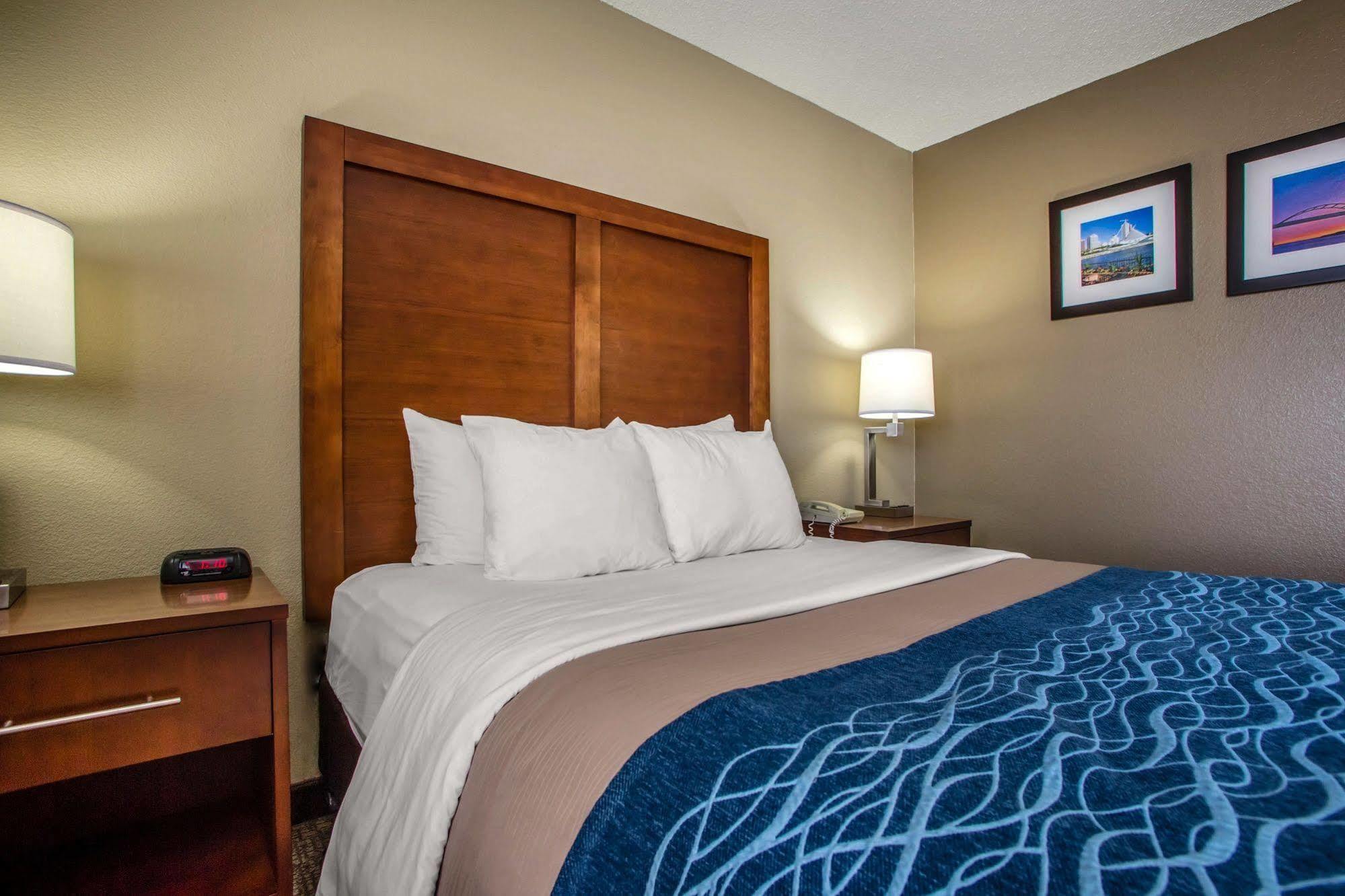 Comfort Inn & Suites Jackson - West Bend Eksteriør bilde