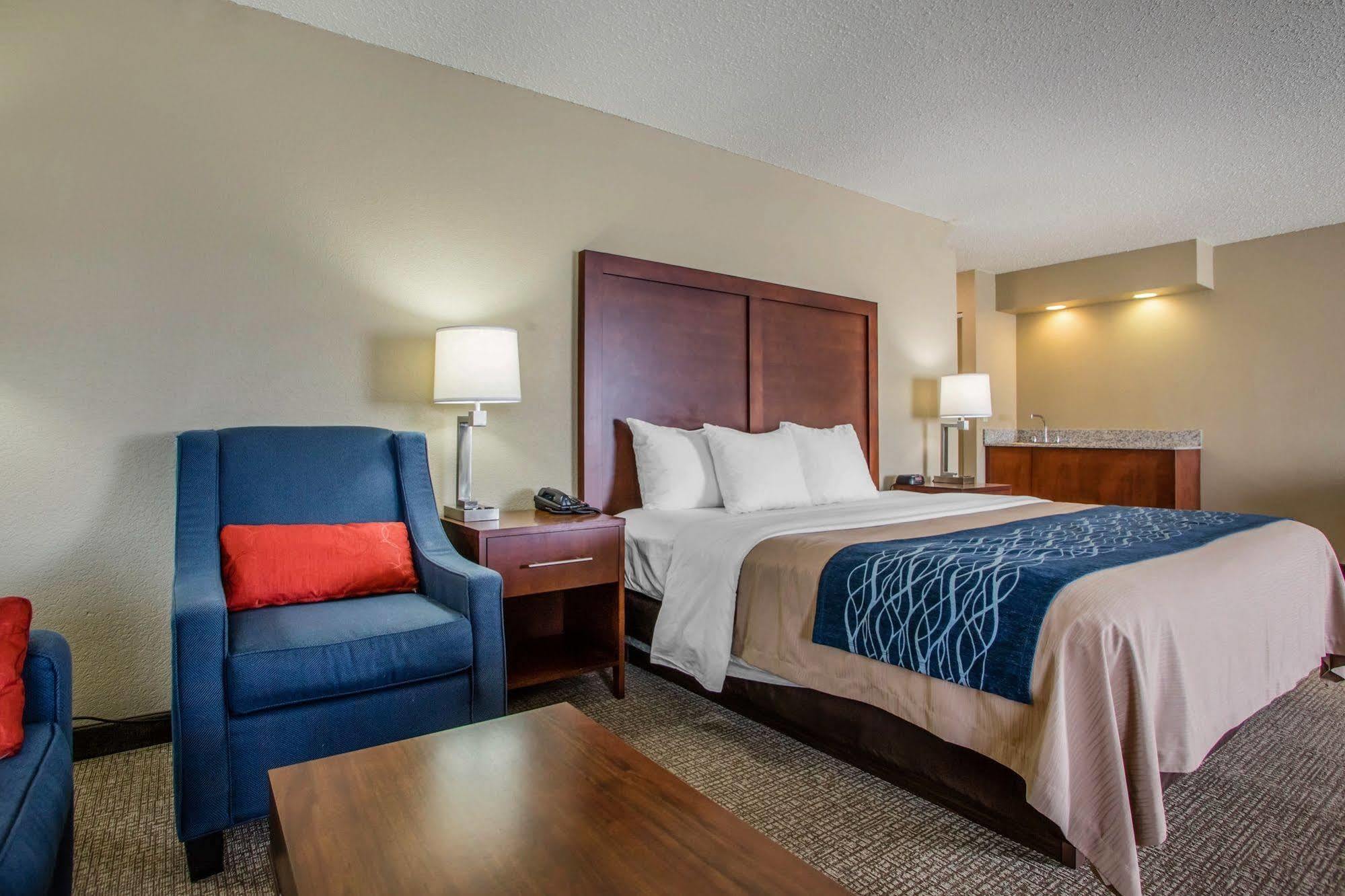 Comfort Inn & Suites Jackson - West Bend Eksteriør bilde